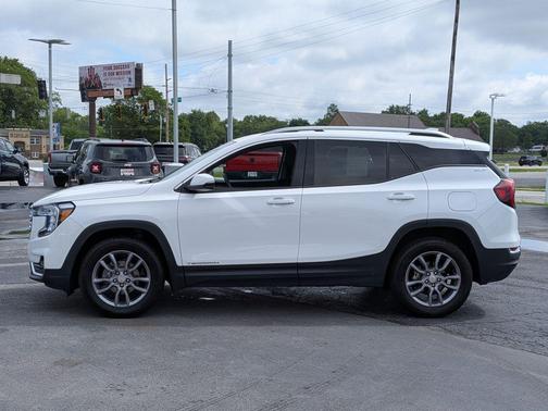 Summit White 2024 GMC Terrain SLT