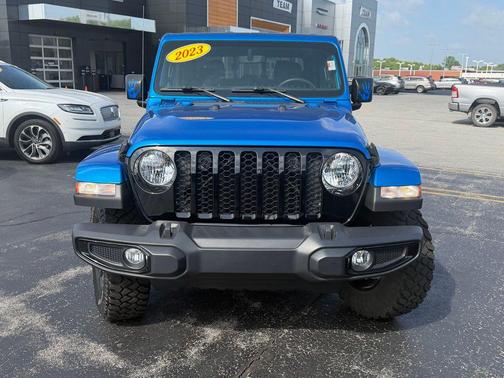 Hydro Blue Pearlcoat 2023 Jeep Gladiator Willys 4x4