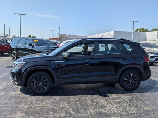 Deep Black Pearl 2024 Volkswagen Taos 1.5T S