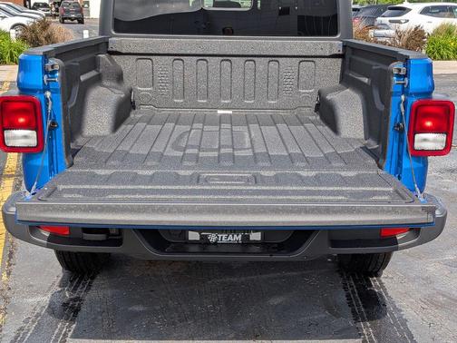 Hydro Blue Pearlcoat 2026 Jeep Gladiator Sport S