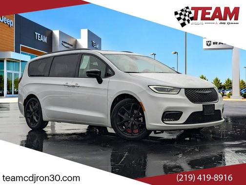 Bright White Clearcoat 2025 Chrysler Pacifica Limited