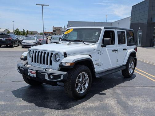 Bright White Clearcoat 2021 Jeep Wrangler Unlimited Sahara