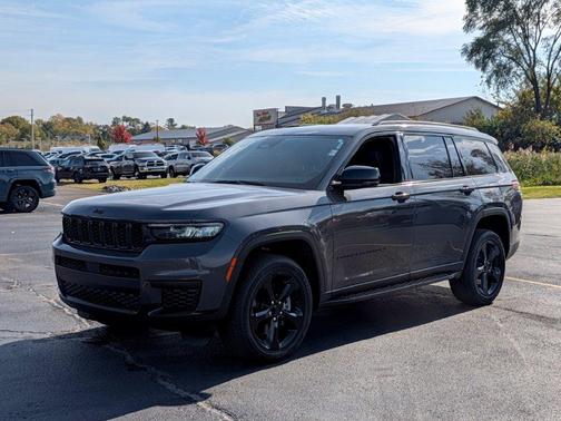 Baltic Gray Metallic Clearcoat 2023 Jeep Grand Cherokee L Altitude