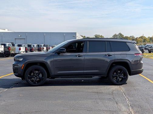 Baltic Gray Metallic Clearcoat 2023 Jeep Grand Cherokee L Altitude
