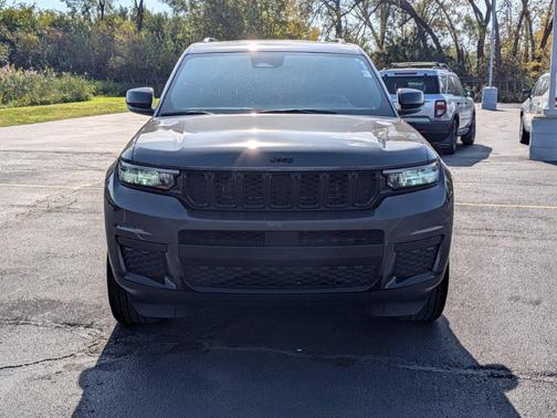Baltic Gray Metallic Clearcoat 2023 Jeep Grand Cherokee L Altitude