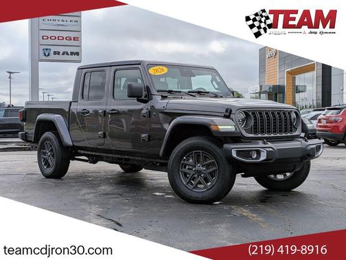 Granite Crystal Metallic Clearcoat 2026 Jeep Gladiator Sport S