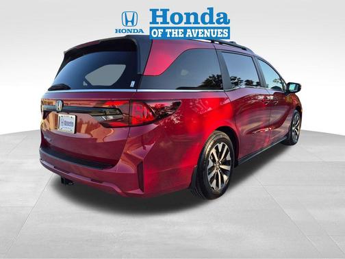 Radiant Red Metallic II 2026 Honda Odyssey EX-L