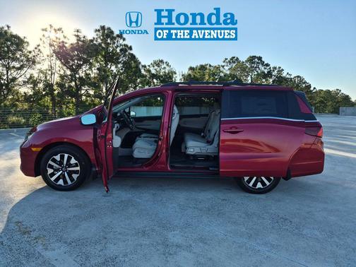 Radiant Red Metallic II 2026 Honda Odyssey EX-L