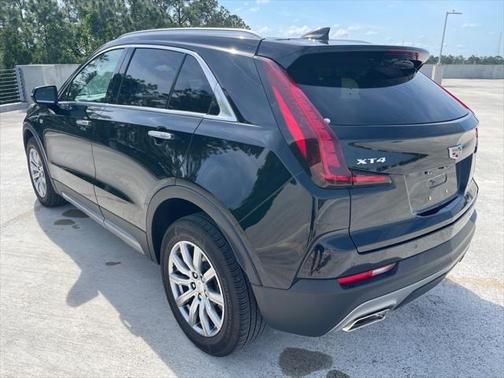 2022 Cadillac XT4 Premium Luxury