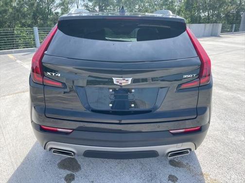 2022 Cadillac XT4 Premium Luxury