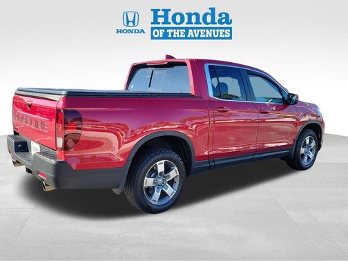 Radiant Red Metallic II 2024 Honda Ridgeline RTL