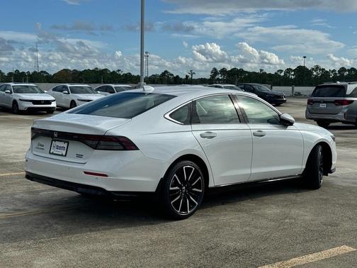 2025 Honda Accord Hybrid Touring