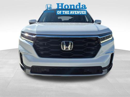 2025 Honda Pilot Touring 8-Passenger