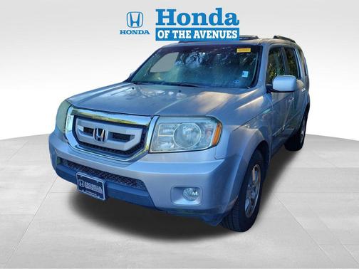 Silver 2010 Honda Pilot EX-L