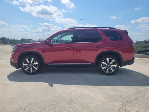 2025 Honda Pilot Touring 8-Passenger