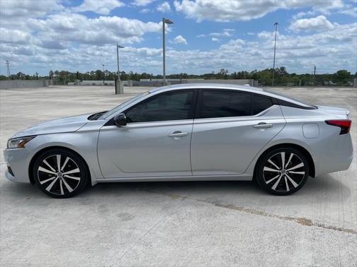 2020 Nissan Altima SR FWD