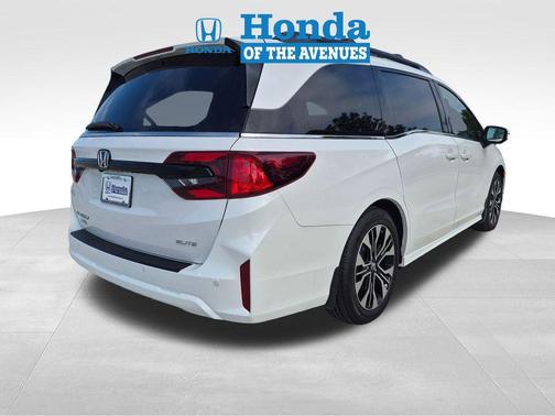 Platinum White Pearl 2026 Honda Odyssey Elite