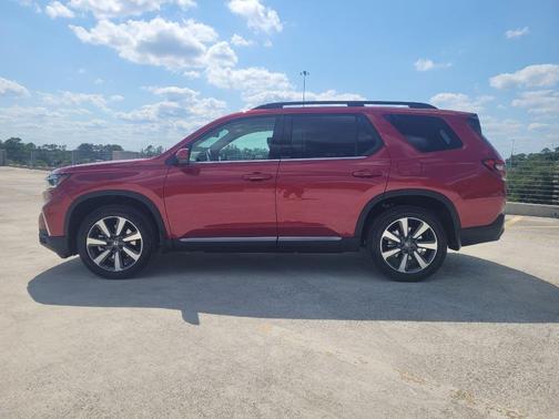 2025 Honda Pilot Touring 8-Passenger