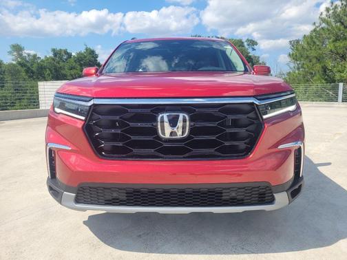 2025 Honda Pilot Touring 8-Passenger