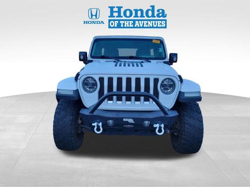 Bright White Clearcoat 2020 Jeep Wrangler Unlimited Sahara