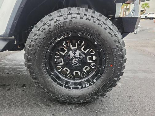 Bright White Clearcoat 2020 Jeep Wrangler Unlimited Sahara