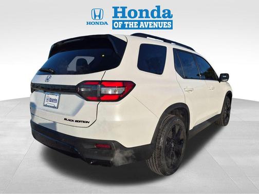 Platinum White Pearl 2026 Honda Pilot Black Edition