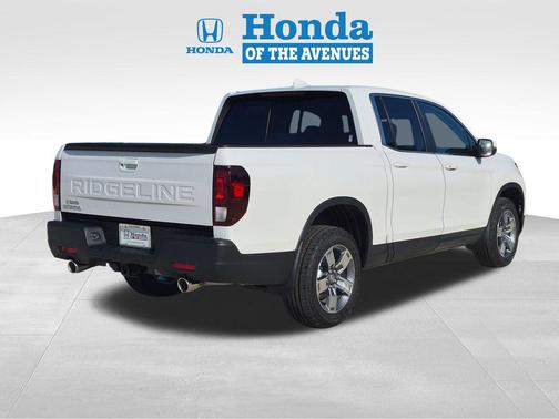 Platinum White Pearl 2026 Honda Ridgeline RTL