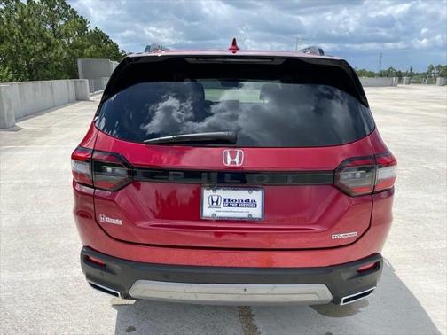 2025 Honda Pilot Touring 8-Passenger