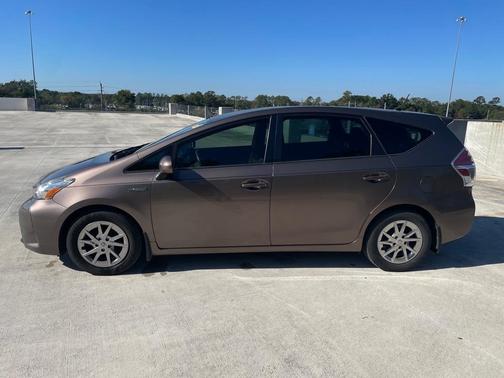 2015 Toyota Prius v Two