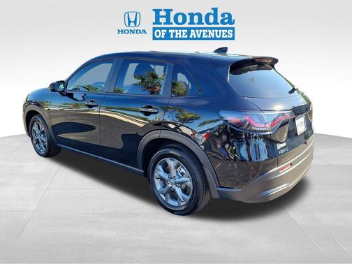 Crystal Black Pearl 2026 Honda HR-V LX