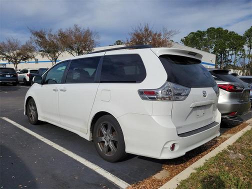 2017 Toyota Sienna SE