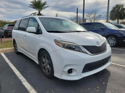 2017 Toyota Sienna SE