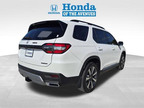 2025 Honda Pilot Touring 8-Passenger