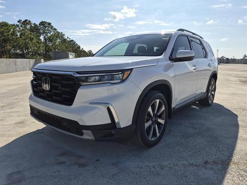 2025 Honda Pilot Touring 8-Passenger