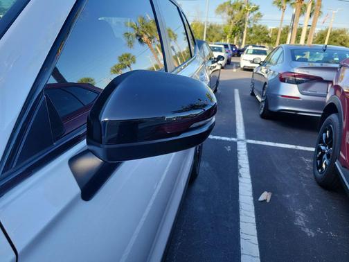 Platinum White 2026 Honda CR-V Hybrid Sport FWD