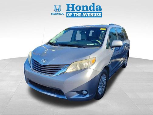 2011 Toyota Sienna XLE