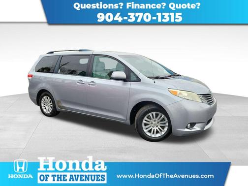 2011 Toyota Sienna XLE