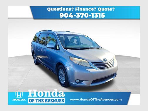 2011 Toyota Sienna XLE