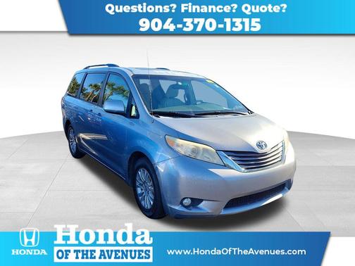 2011 Toyota Sienna XLE