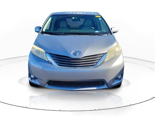 2011 Toyota Sienna XLE