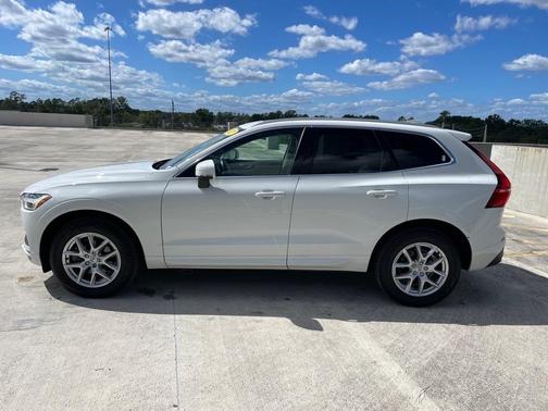 2021 Volvo XC60 T5 Momentum