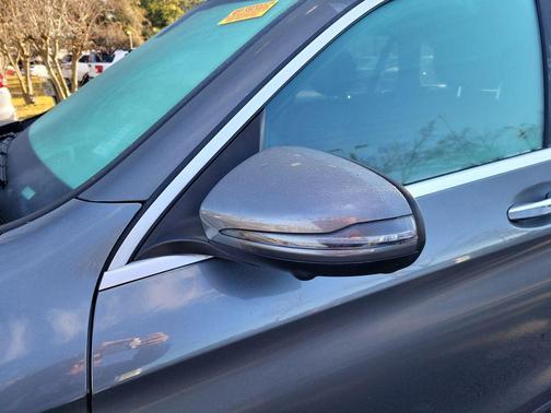 2018 Mercedes-Benz GLC 300 Base