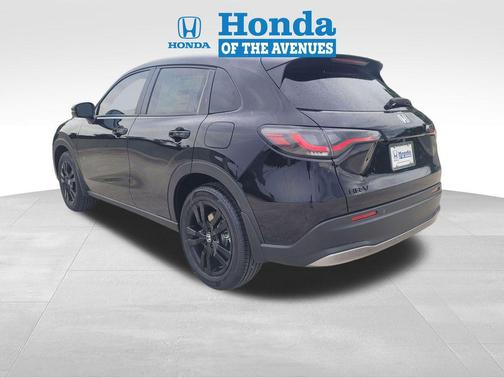 Crystal Black Pearl 2026 Honda HR-V 2WD Sport