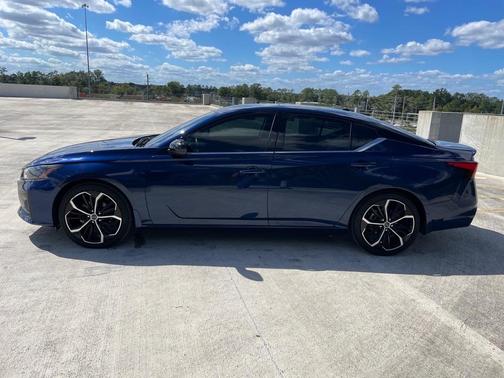 2023 Nissan Altima SR FWD