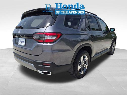 Modern Steel Metallic 2026 Honda Pilot EX-L