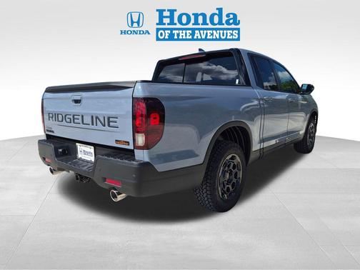 Sonic Gray Pearl 2026 Honda Ridgeline TrailSport+