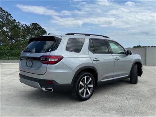 2025 Honda Pilot Touring 8-Passenger