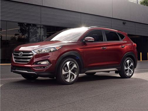 Dazzling White 2017 Hyundai TUCSON SE
