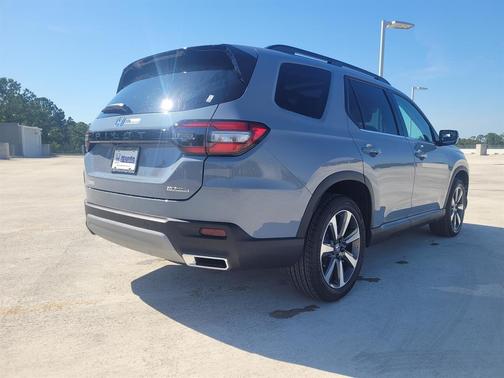 2025 Honda Pilot Touring 8-Passenger