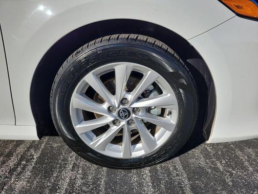 Ice Cap 2024 Toyota Camry LE